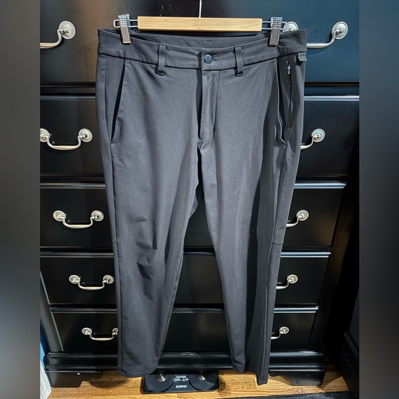 lululemon Commission Slim Fit Chinos in black - 31x30
